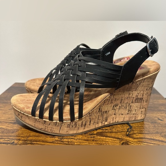 Pop Womens Black Road Wedge Sandals NWT Size 10 - Picture 1 of 8